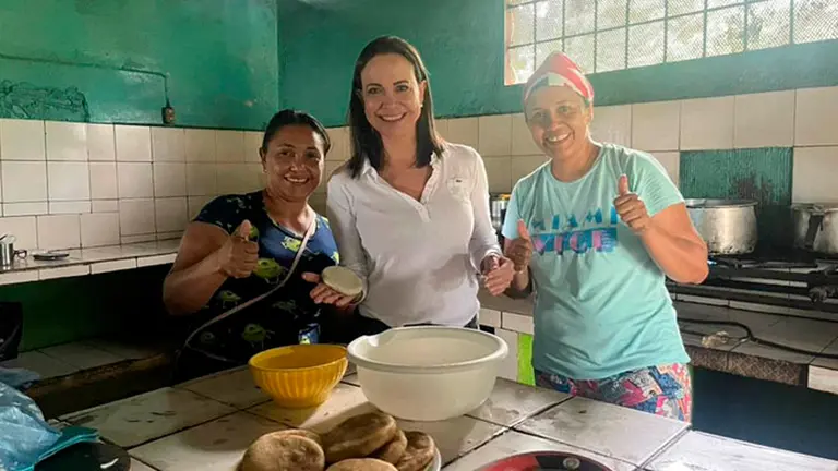 Mar&iacute;a Corina Machado se solidariza con las mujeres afectadas. Foto@MariaCorinaYA