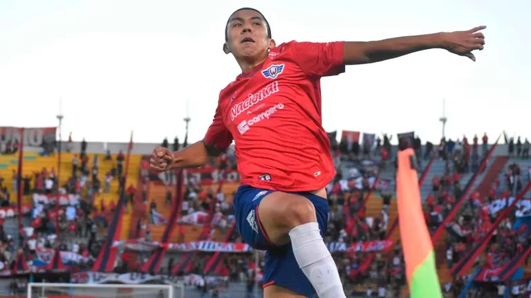 Mat&iacute;as Delgadillo festeja su gol que signific&oacute; la victoria  de Wilstermann contra Always Ready en Cochabamba. NO&Eacute; PORTUGAL