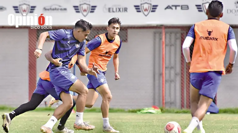 Un entrenamiento del Imperio Escarlata, en Alalay./ DICO SOL&Iacute;S