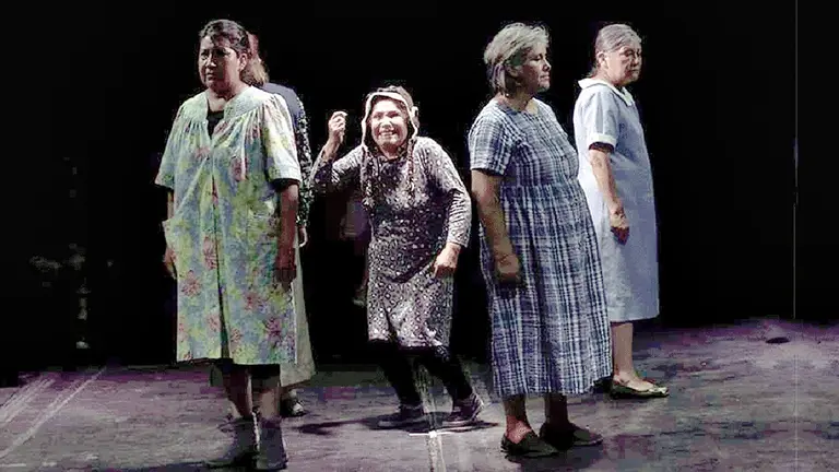 Actores de más de 50 años que son parte del elenco del mARTadero./ MARTADERO