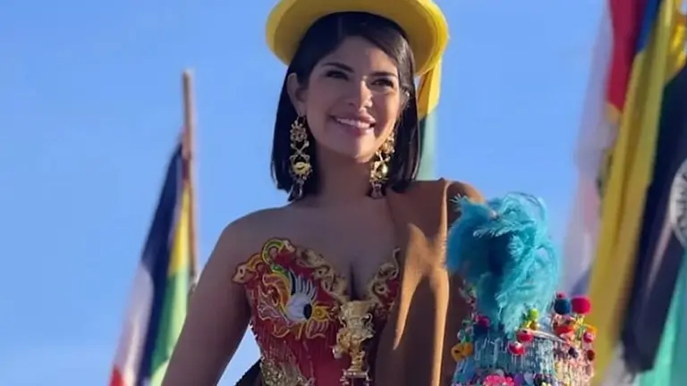Sheynnis Palacios, Miss  Universo 2023, durante su visita al Salar de Uyuni en Potos&iacute;. RRSS.