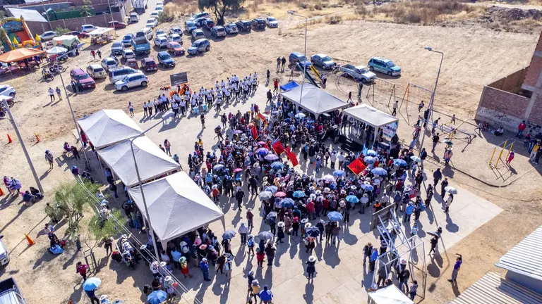 Acto de entrega de planimetr&iacute;as y resoluciones administrativas en el Distrito 9, este 16 de junio. ALCALD&Iacute;A DE COCHABAMBA