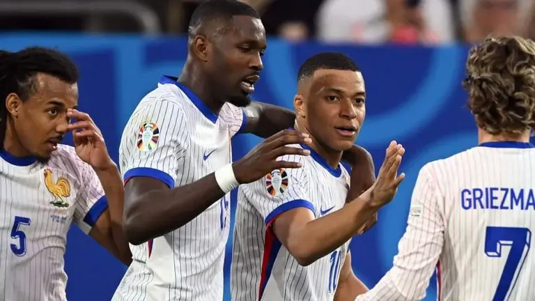 Francia debuta ganando con lo justo en la Euro 2024./ TYC SPORTS.