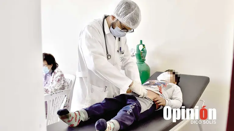 Un ni&ntilde;o recibiendo atenci&oacute;n m&eacute;dica./ DICO SOL&Iacute;S