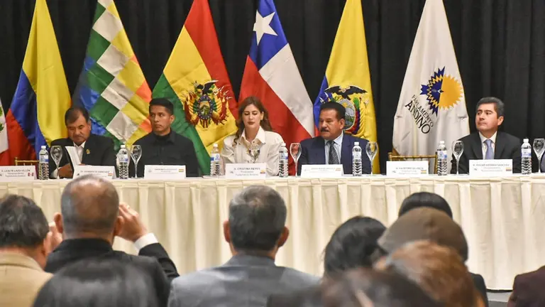 Inauguraci&oacute;n de las sesiones del Parlamento Andino en Cochabamba. DICO SOL&Iacute;S