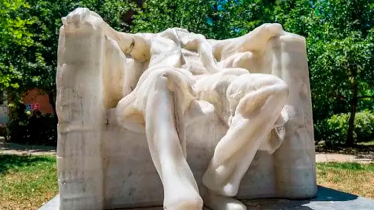 As&iacute; luce la r&eacute;plica de cera de Lincoln en Washington tras las altas temperaturas registradas. Naci&oacute;n