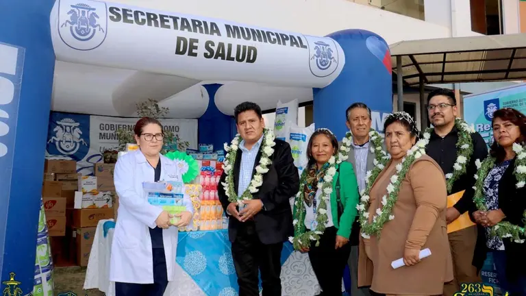 El alcalde de Sacaba, Pedro Gutiérrez Vidaurre, entregó medicamentos, equipamiento e insumos al Hospital México y a los 24 establecimientos de salud./ GAMS