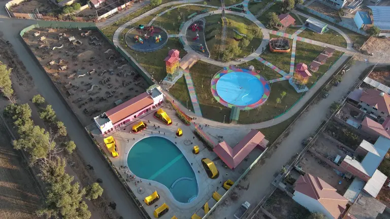 La primera piscina p&uacute;blica, ubicada en el parque de la Integraci&oacute;n, al sur de la ciudad.  ALCALD&Iacute;A DE COCHABAMBA