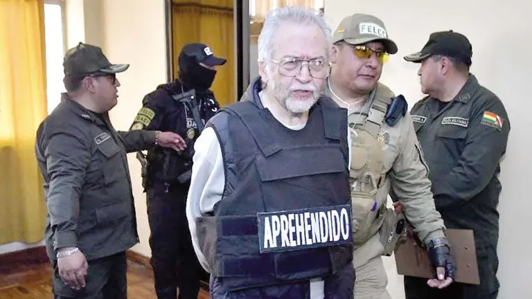 An&iacute;bal Aguilar, el civil aprehendido e identificado como uno de los &ldquo;ide&oacute;logos&rdquo; de la revuelta militar./ APG