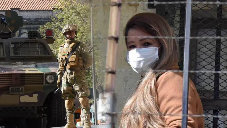 &lsquo;Circo&rsquo;: &Aacute;&ntilde;ez no cree en la veracidad de la revuelta militar y piensa que buscan &lsquo;distraer&rsquo;