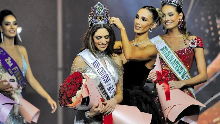La cochabambina Juliana Barrientos es coronada como Miss Bolivia Universo 2024. / APG
