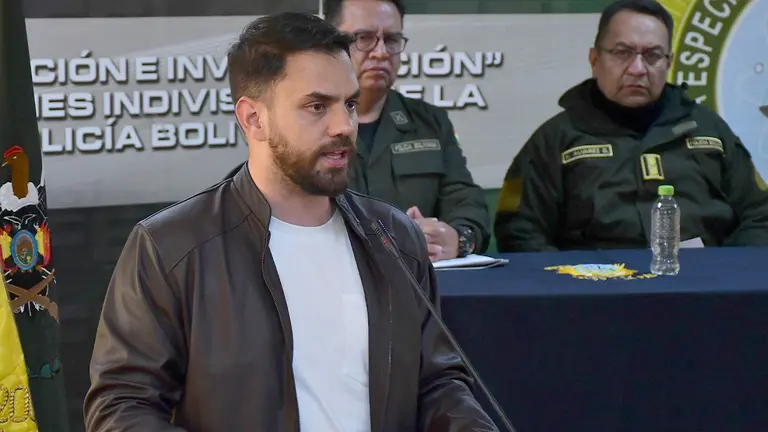 Del Castillo: Z&uacute;&ntilde;iga orden&oacute; disparar en plaza Murillo y planific&oacute; convocar a elecciones en 90 d&iacute;as./ APG
