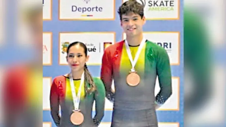 Saavedra (i) y Andia (d), tras lograr el metal de bronce./ FBP