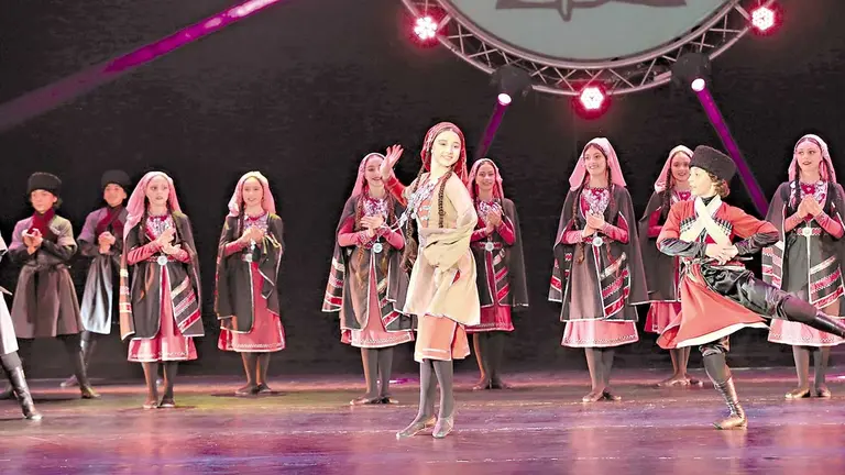 El ballet folcl&oacute;rico de &lsquo;Los ni&ntilde;os virtuosos de Georgia&rsquo; en un show./ CORTES&Iacute;A