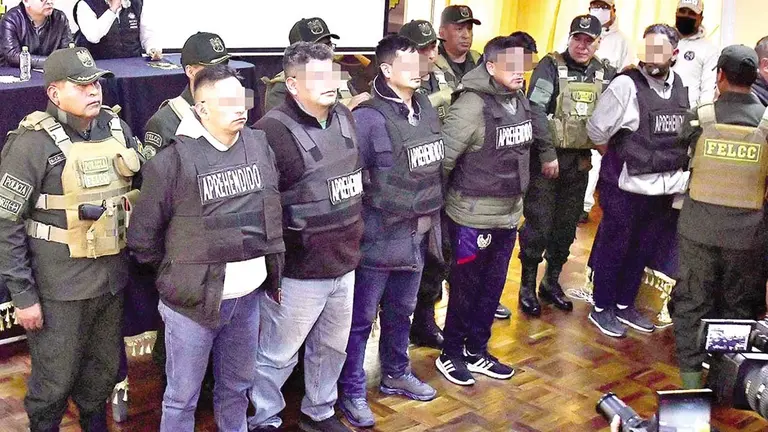 Imagen referencial de detenidos por la revuelta del 26 de junio./ APG