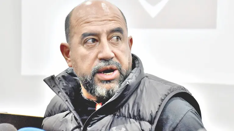 Omar Mustafá brinda declaraciones en conferencia./ NOÉ PORTUGAL