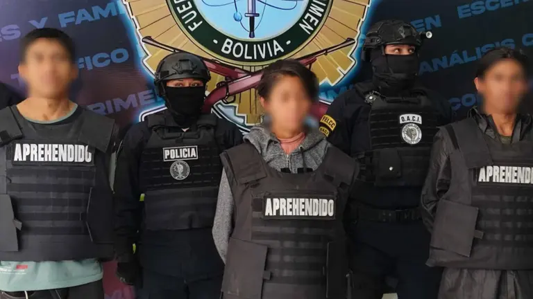 La Polic&iacute;a presenta a tres personas aprehendidas, en el marco de las investigaciones del asesinato de Sharon Andrea Prado Revilla. OPINI&Oacute;N