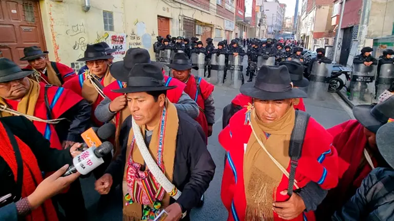 La Polic&iacute;a fue a resguardar la sede sindical en La Paz. ERBOL