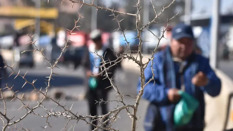Un punto de bloqueo del transporte, registrado en la avenida Petrolera, en demanda de di&eacute;sel. DICO SOL&Iacute;S