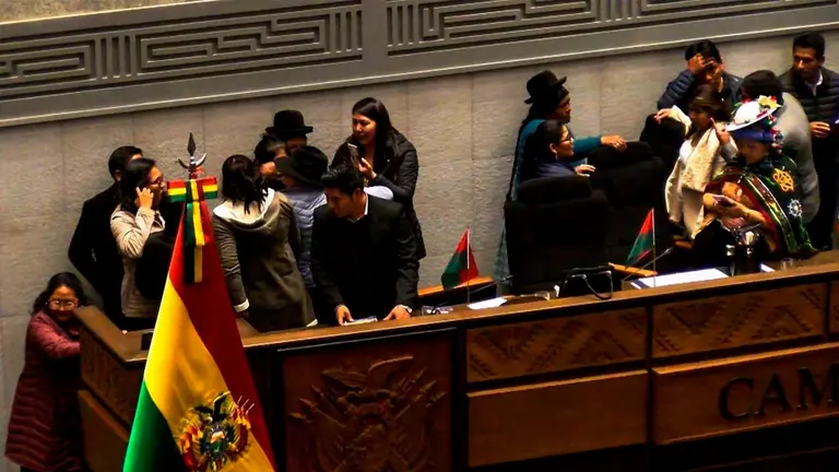 Incidentes en la C&aacute;mara de Diputados tras la sesi&oacute;n de ayer. APG