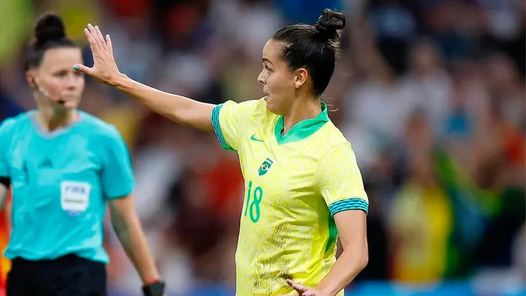Gabi Portilho festeja su gol para el triunfo de la Canarinha sobre la Roja. CBF