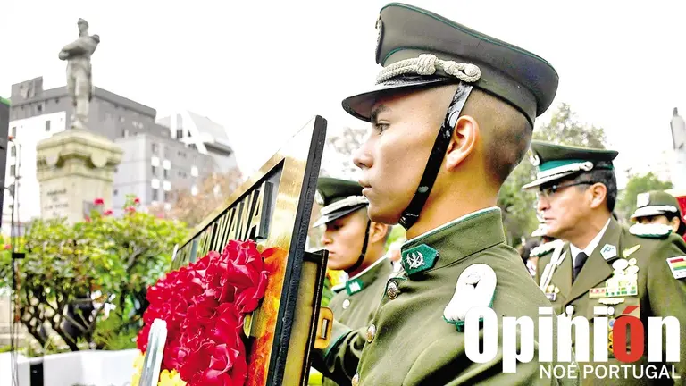 Una imagen de la ofrenda floral por la efeméride nacional 199. / NOÉ PORTUGAL