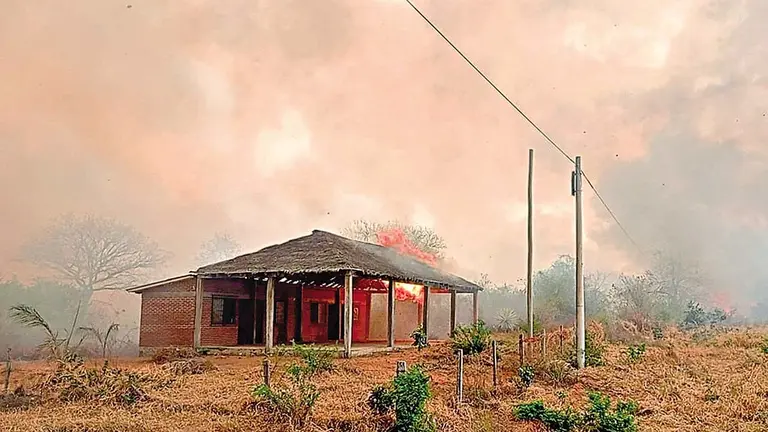 Una imagen desoladora de Robor&eacute;, municipio cruce&ntilde;o afectado por el fuego./ APG
