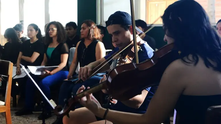 Sesi&oacute;n de ensayo del el ensamble Anima Cantis y el coro Cantabile. ANY ARAMAYO