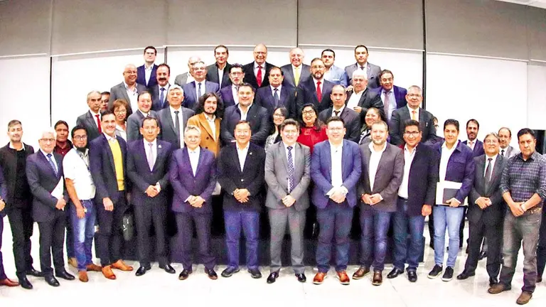 El Gobierno y el sector empresarial, reunidos este mi&eacute;rcoles./ PRENSA LUCHO ARCE
