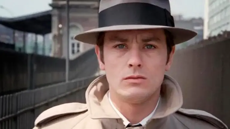 El actor Alain Delon en un fotograma de El Silencio de un Hombre.