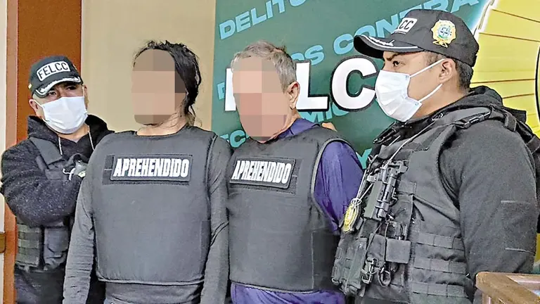 Gerardo H. (d) y Norman David P. (i), detenidos por robar en una casa./ MARIELA COSS&Iacute;O M.