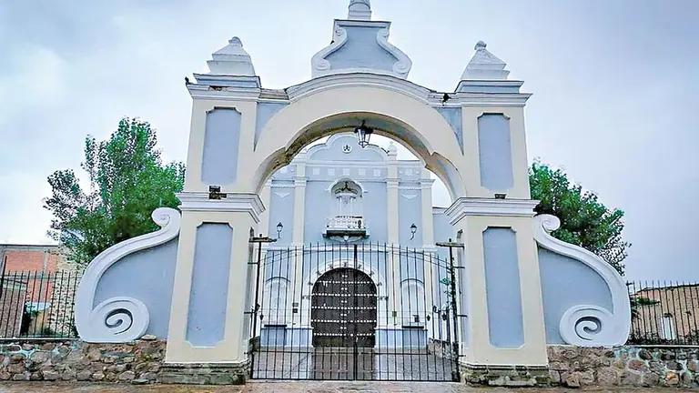 La fachada del templo San Bartolom&eacute; de Arani./ ABI