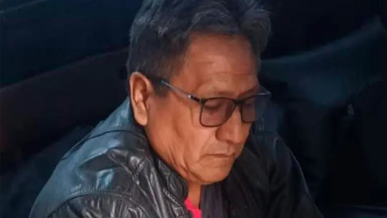 El dirigente de transporte pesado Juan Yujra, durante su traslado a la FELCC. UNITEL