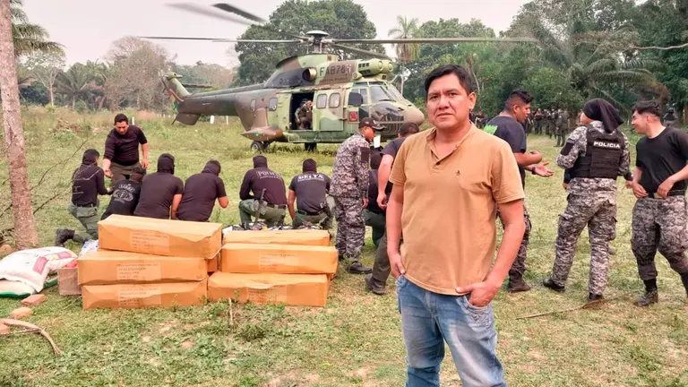 El periodista de Unitel Joel Orellana durante los operativos. FBRICIO ESCALANTE/RED UNO