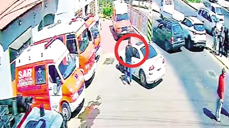 C&aacute;maras captan al conductor responsable del accidente fatal del profesor Condarco./ CORTES&Iacute;A