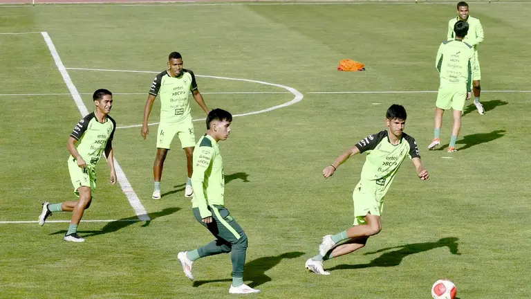 La selección cerró sus entrenamientos en el estadio Hernando Siles, de cara al choque contra Venezuela./ APG