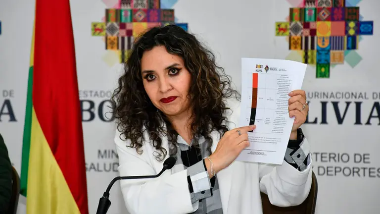 La ministra de Salud, en conferencia de prensa./ APG