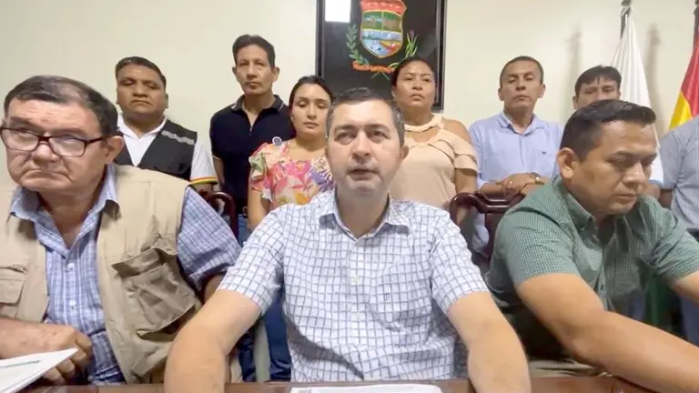 Autoridades de Pando brindan declaraciones a los medios./ ERBOL