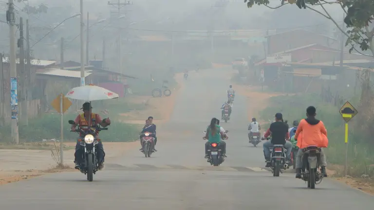 As&iacute; luce Cobija, en Pando, a ra&iacute;z de los incendios que consumen el oriente boliviano. APG