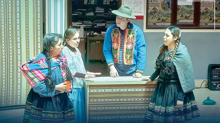 Elenco de la obra &lsquo;Dilo Fuerte&rsquo; sobre el escenario./ RRSS, PROGETTOMONDO BOLIVIA