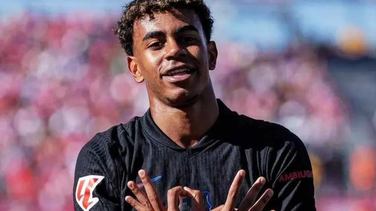 Lamine Yamal festeja uno de sus goles con Barcelona. FABRIZIO ROMANO.