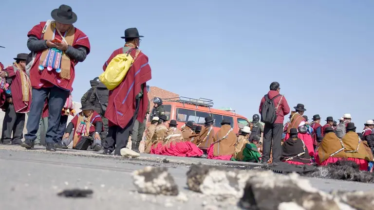 Campesinos en un punto de bloqueo./ APG