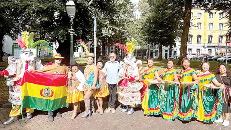 Delegaci&oacute;n boliviana en el Festival de Embajadas 2024./ EMBAJADA DE BOLIVIA EN LOS PA&Iacute;SES BAJOS&rsquo;
