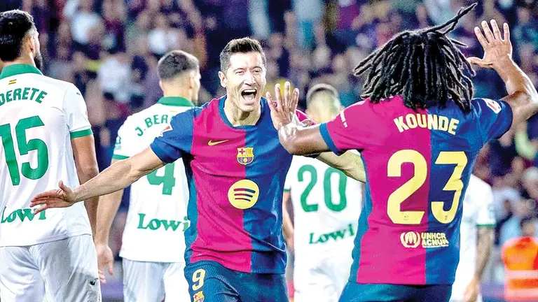 Robert Lewandowski festeja su gol con el Bar&ccedil;a./ FACEBOOK BARCELONA