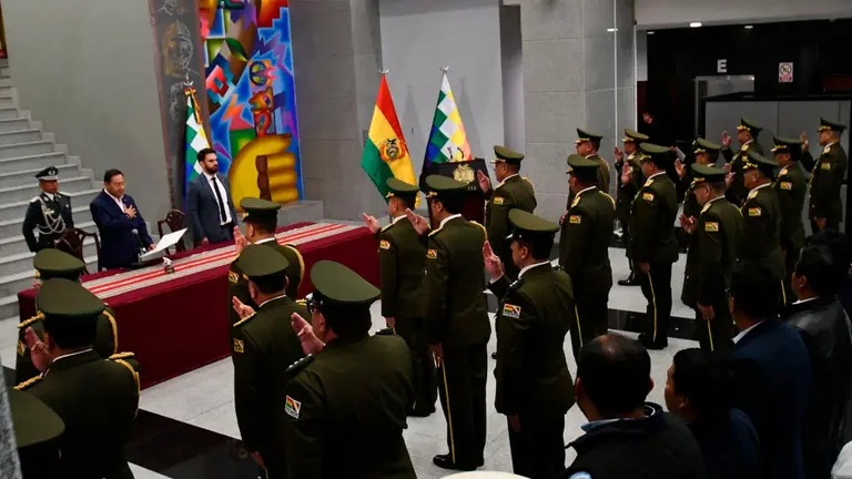 El acto de ascenso de Polic&iacute;as en Casa Grande del Pueblo. APG