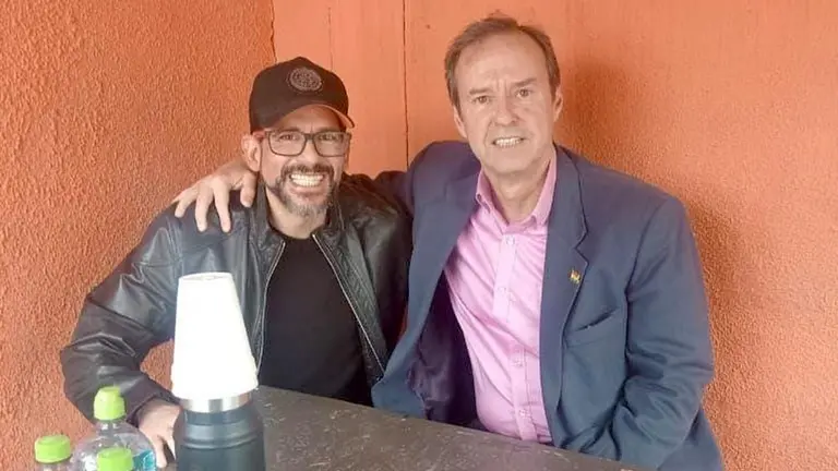 Tuto Quiroga visitó a Luis Fernando Camacho en el penal de Chonchocoro./ ERBOL