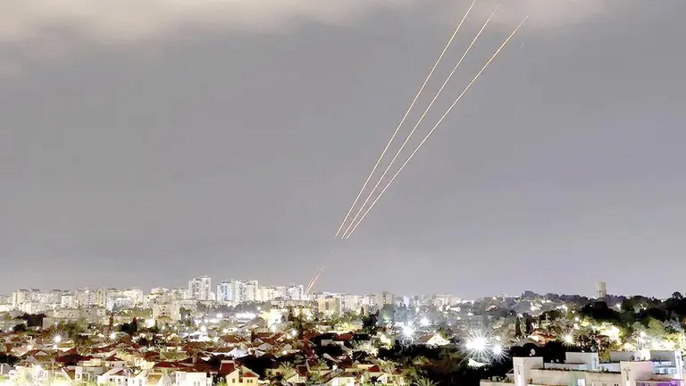 Ir&aacute;n lanza misiles contra Israel./ LAS PROVINCIAS