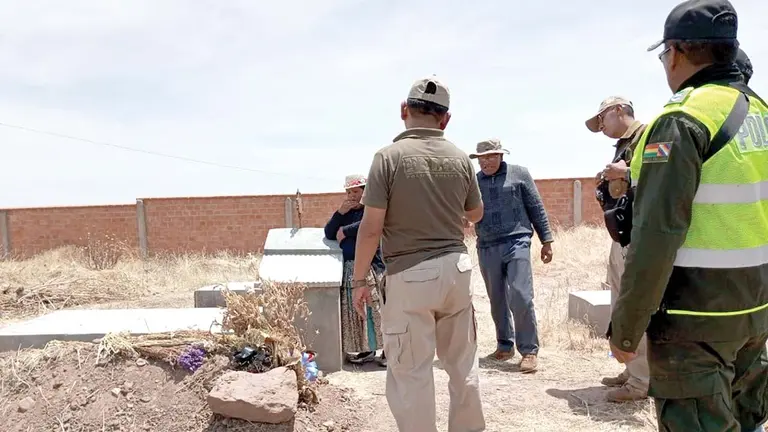 Exhuman el cuerpo de una mujer que falleci&oacute; en circunstancias sospechosas./ FISCAL&Iacute;A