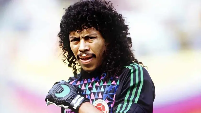 René Higuita, ex portero colombiano. CRACK 10.