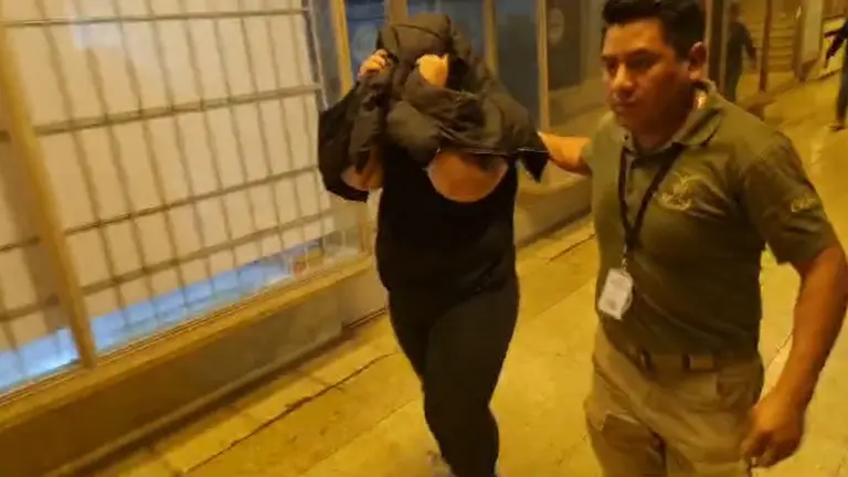 Polic&iacute;a aprehende a mujer sindicada de violaci&oacute;n a un adolescente. CORTES&Iacute;A